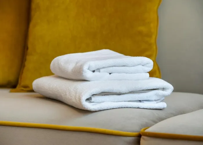 Nowa Praga Geometric Yellow Apartment