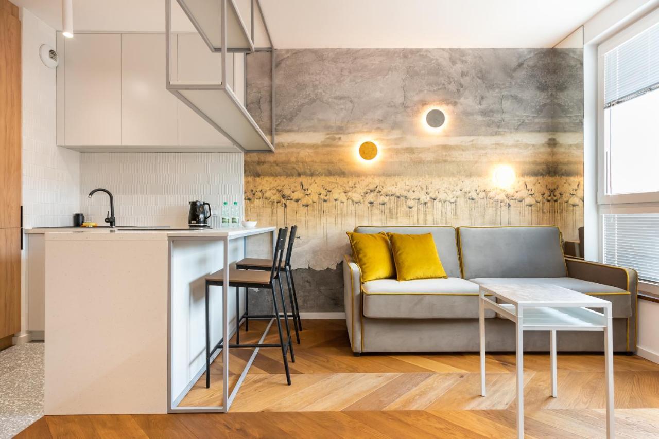 Nowa Praga Geometric Yellow * Warsaw
