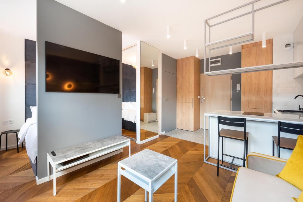 Apartment Nowa Praga Geometric Yellow